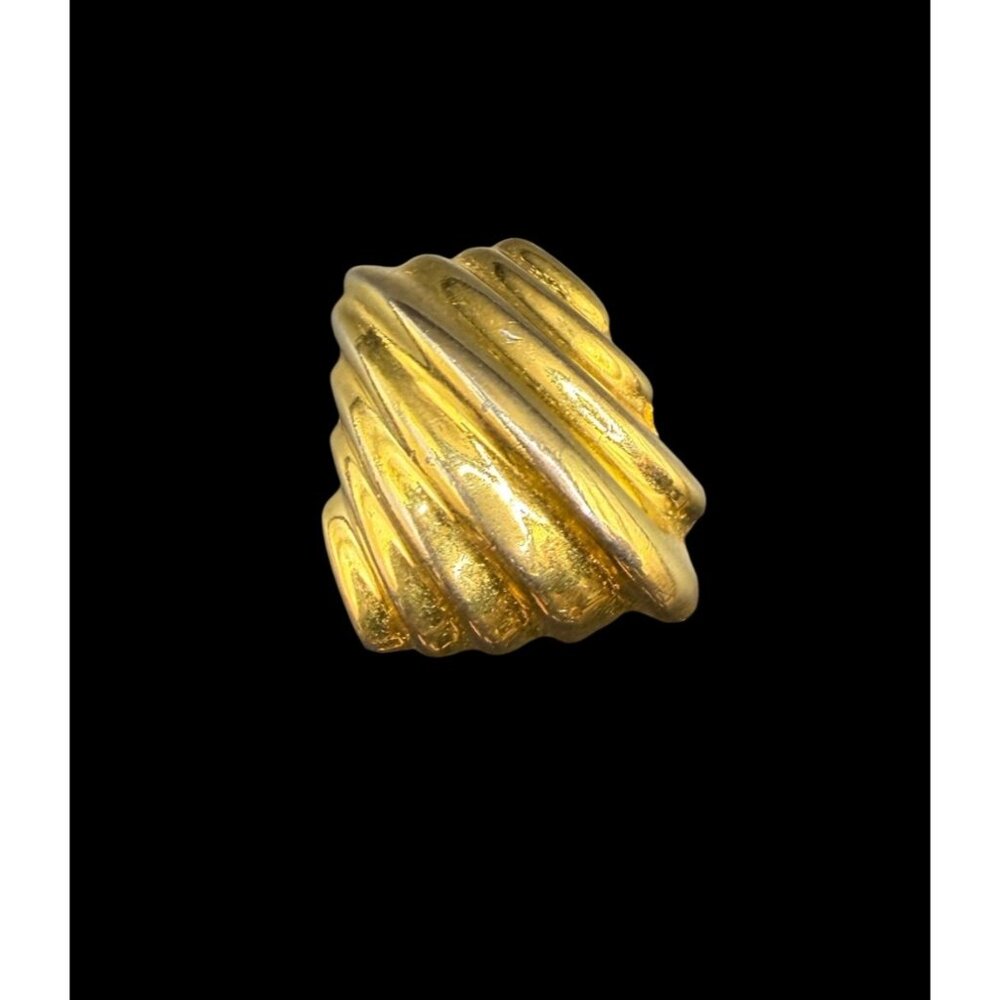 Vintage Gold-Tone Clip-On Earrings Set Assorted Styles Retro Jewelry Collection - Picture 10 of 16